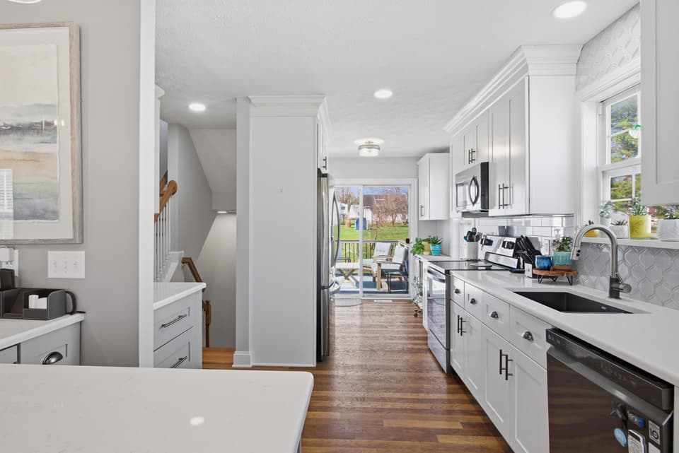 265 Robert Street, photo 9 of 40