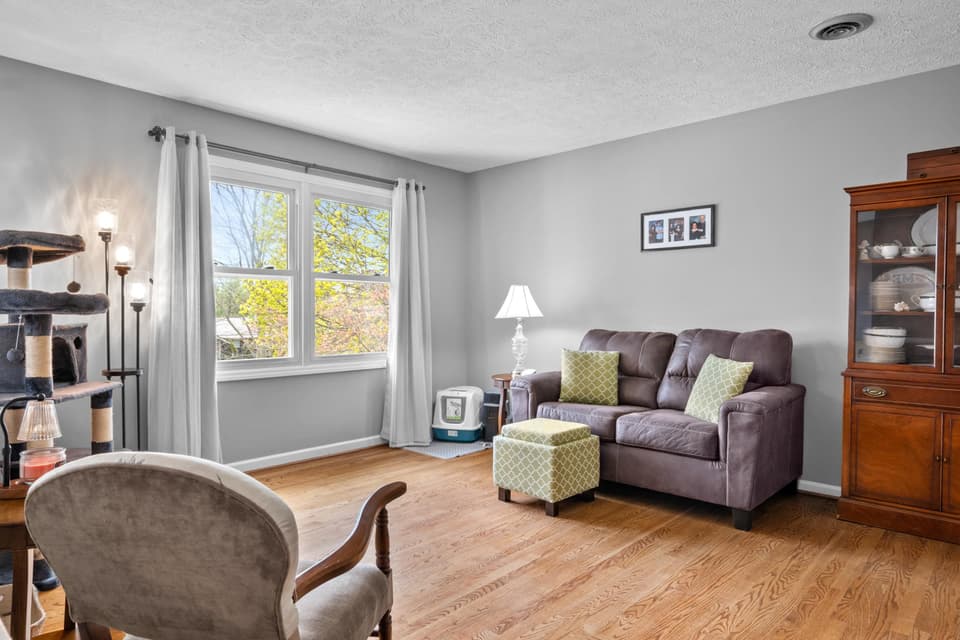 130 Somerset Street, photo 12 of 40