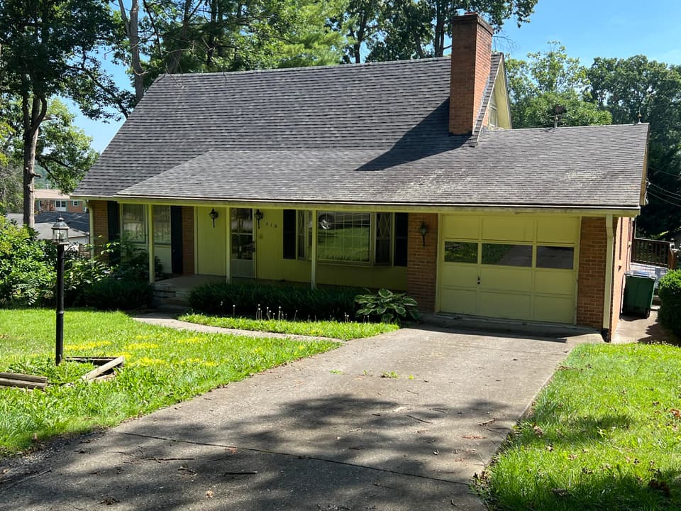 410 Dogwood Ln, photo 2 of 20