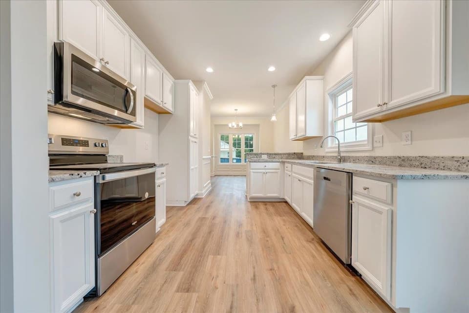 940 Holland Loop, photo 27 of 40