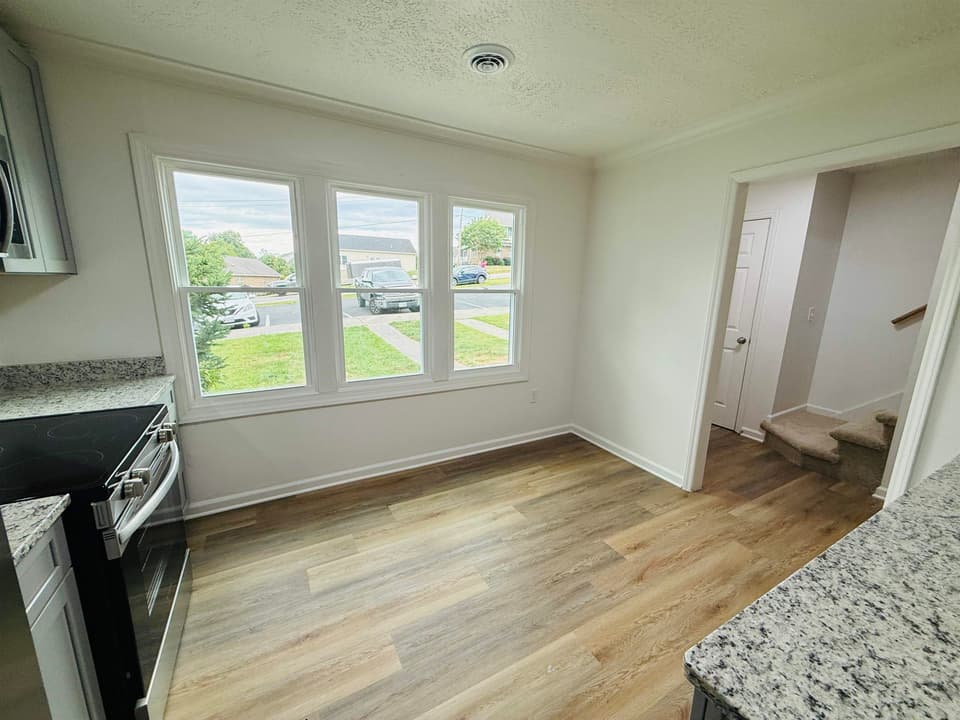 660 Cambria Street NW, photo 5 of 27