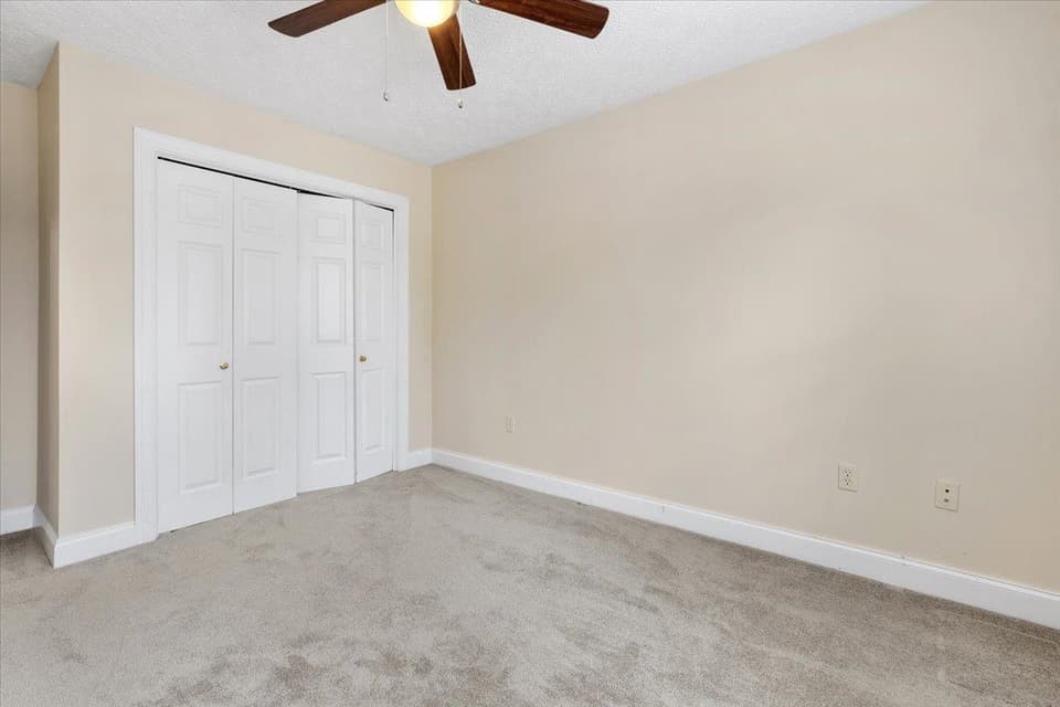 300 Willow Oak Drive, photo 22 of 40