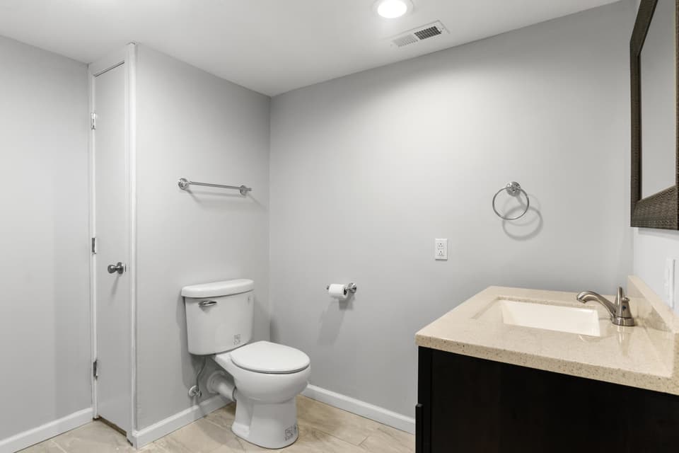 4090 Roanoke Street, photo 29 of 40
