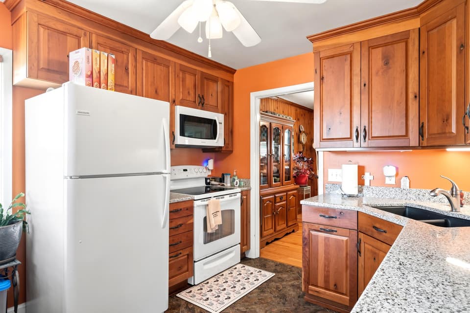 106 Roseland Drive, photo 10 of 39