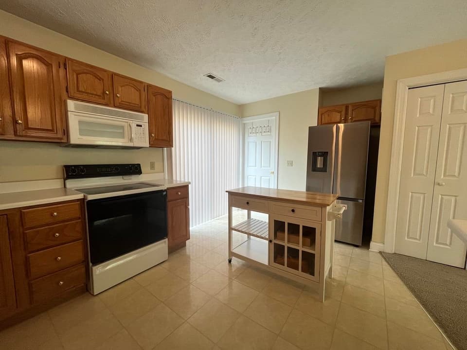 315 Silver Leaf Drive, photo 10 of 35