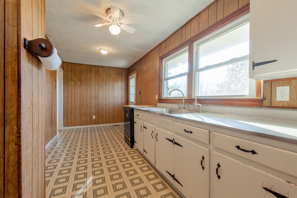 270 Dunlap Drive, photo 13 of 40