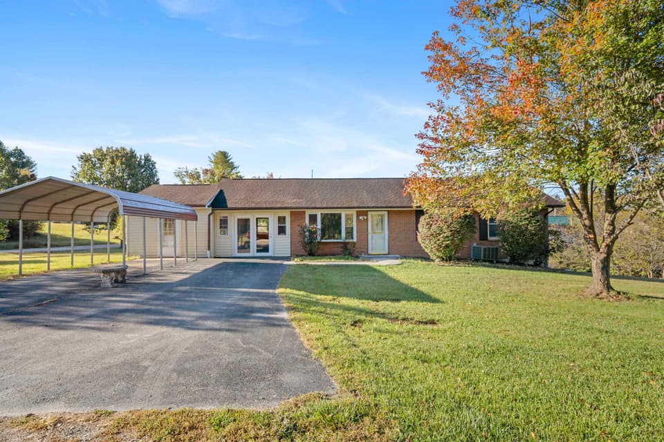 2272 Lupine Lane, photo 17 of 40