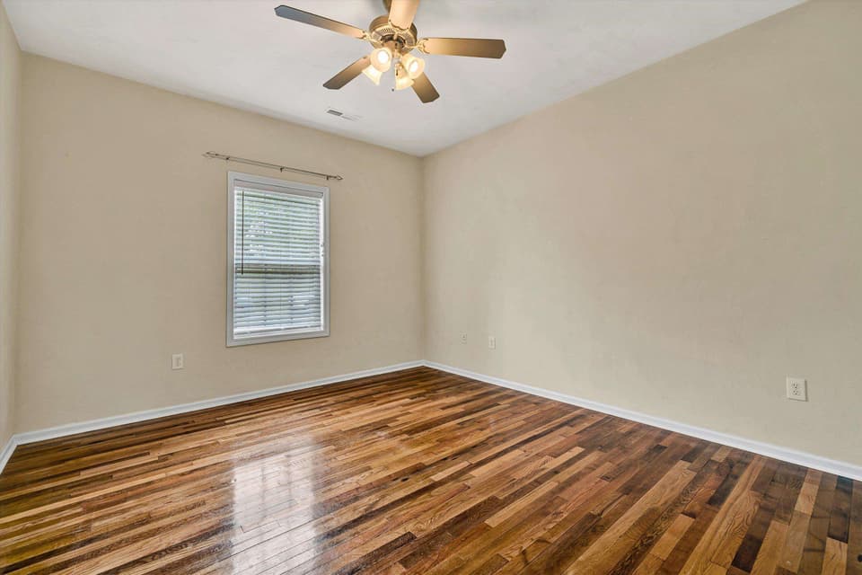 135 Wistaria Drive, photo 12 of 40