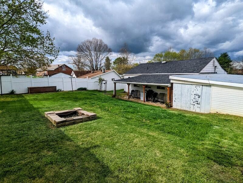 403 Lester Street, photo 9 of 38