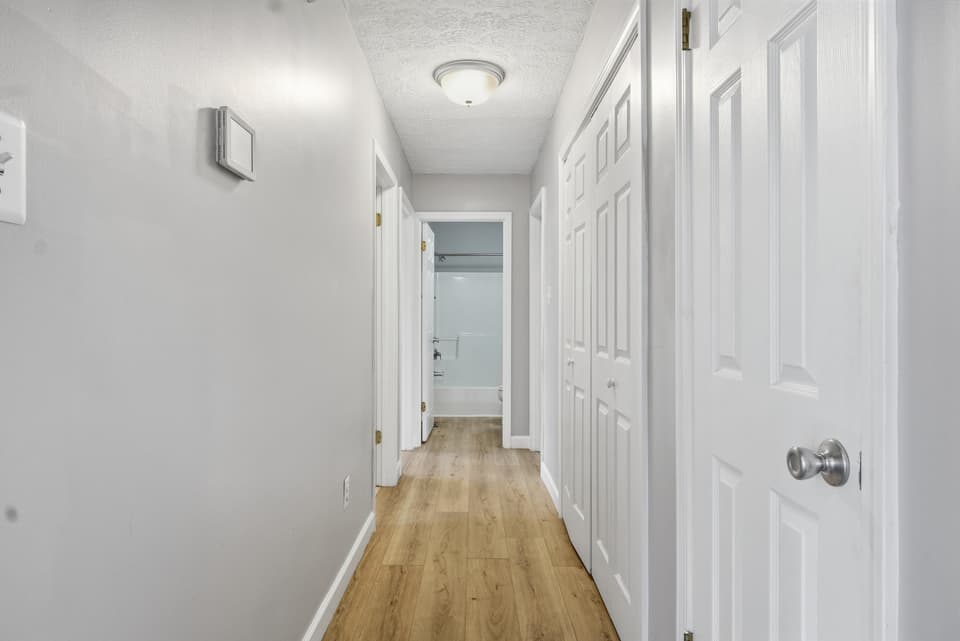 660 Warren Court, photo 14 of 29