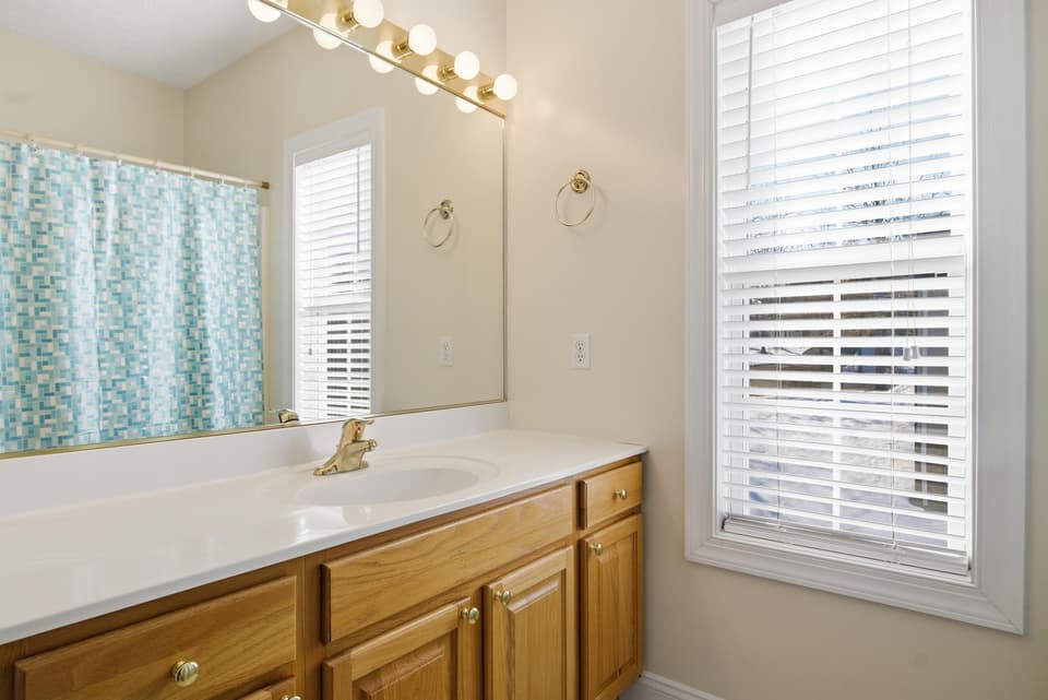 380 Oaktree Boulevard, photo 30 of 40