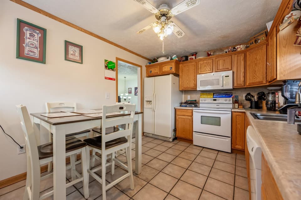 1380 Dow Street, photo 14 of 40