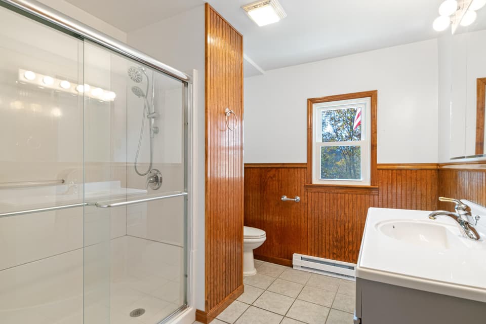 4550 Wayside Drive, photo 15 of 40