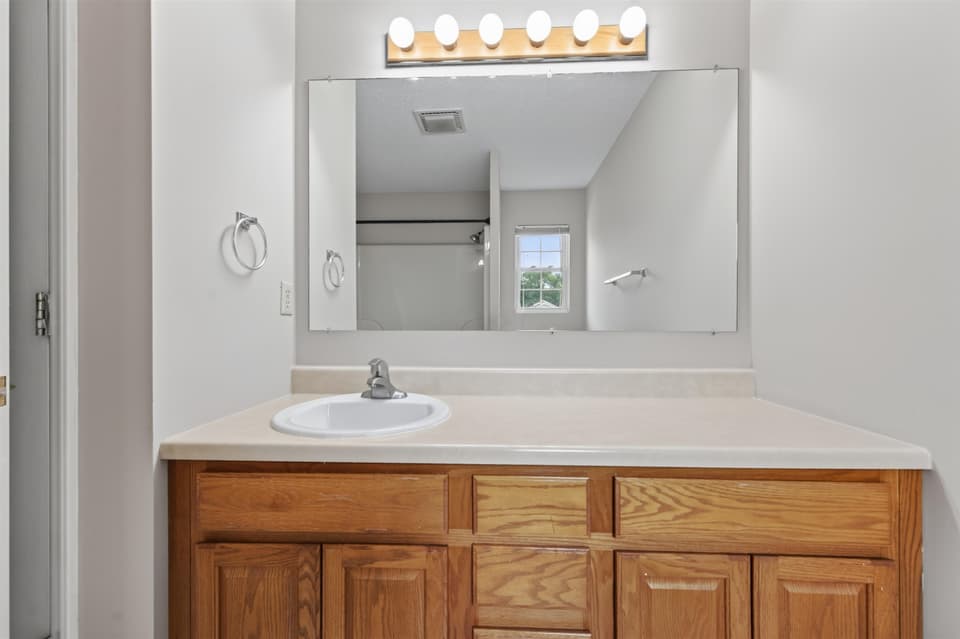 220 Darci Drive SE, photo 37 of 40