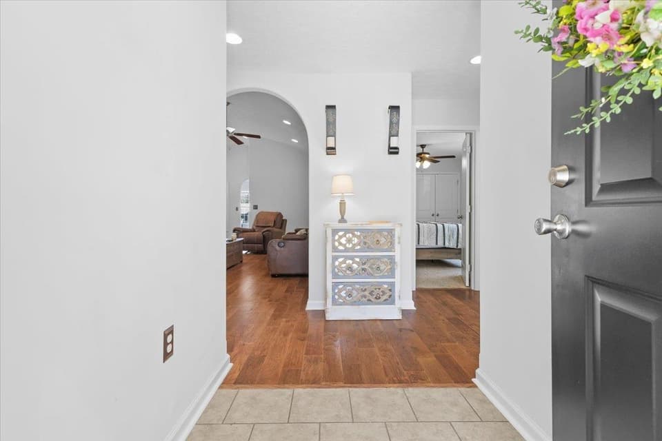 2150 Giles Drive, photo 5 of 37