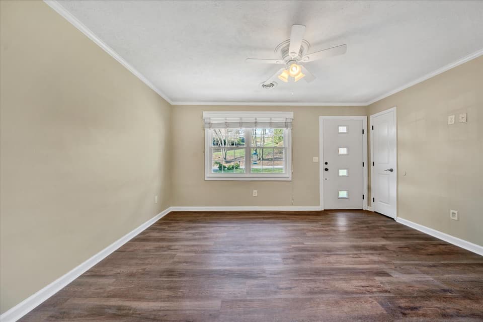 460 Chrisman Street, photo 9 of 25