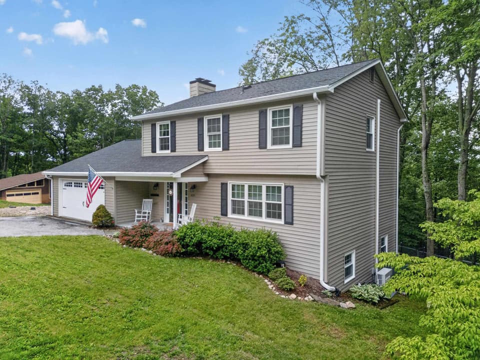 435 Tomahawk Drive, photo 21 of 40