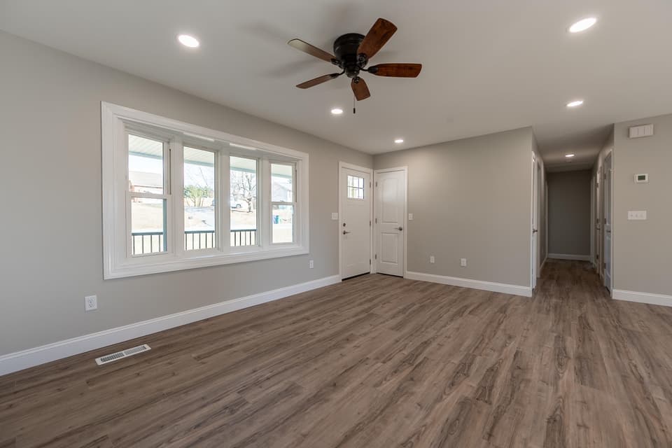 230 Pelham Lane, photo 14 of 40