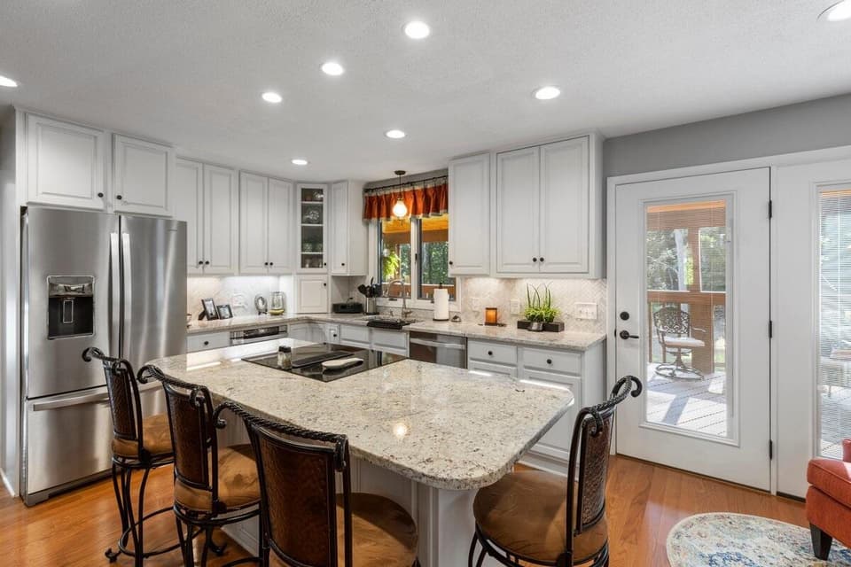 255 Patricia Lane NE, photo 17 of 35