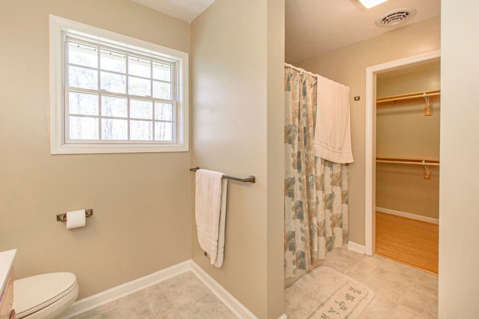 1130 Cassatt Ln, photo 28 of 39