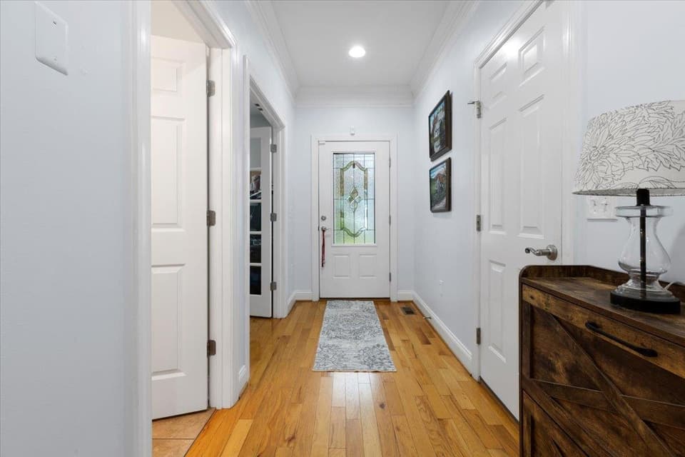 300 Roudabush Drive NW, photo 6 of 40