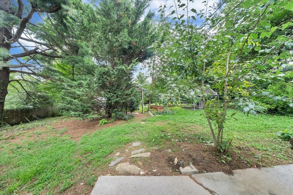 100 Roseland Drive SW, photo 28 of 35