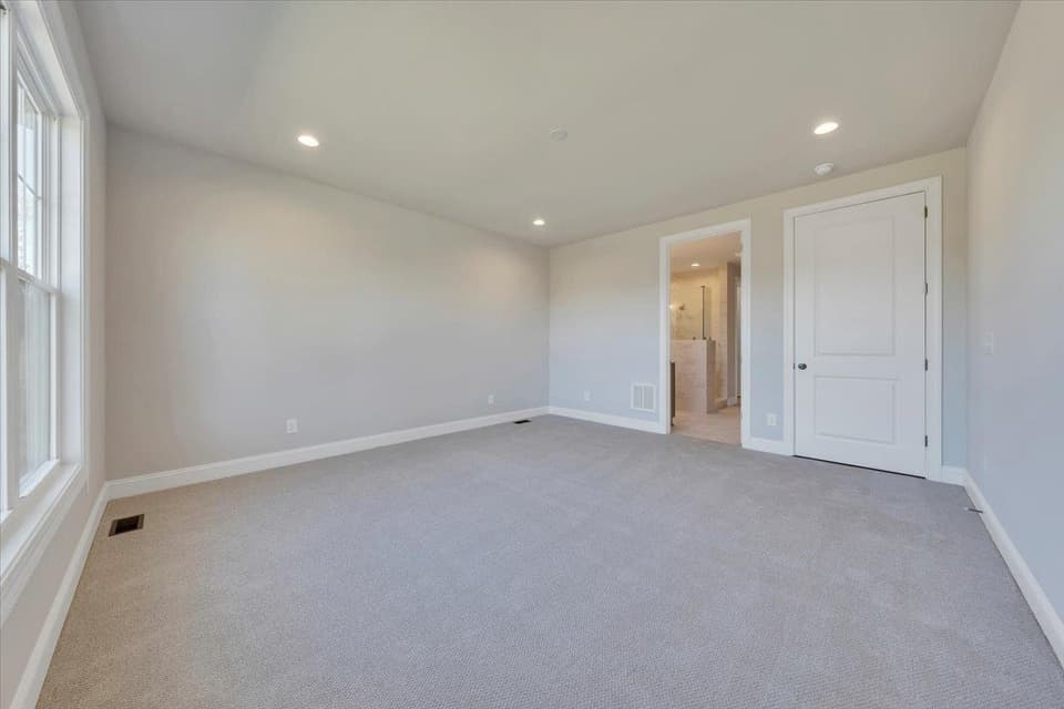 1000 Round Meadow Drive, photo 15 of 24