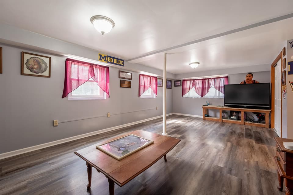 1380 Dow Street, photo 24 of 40
