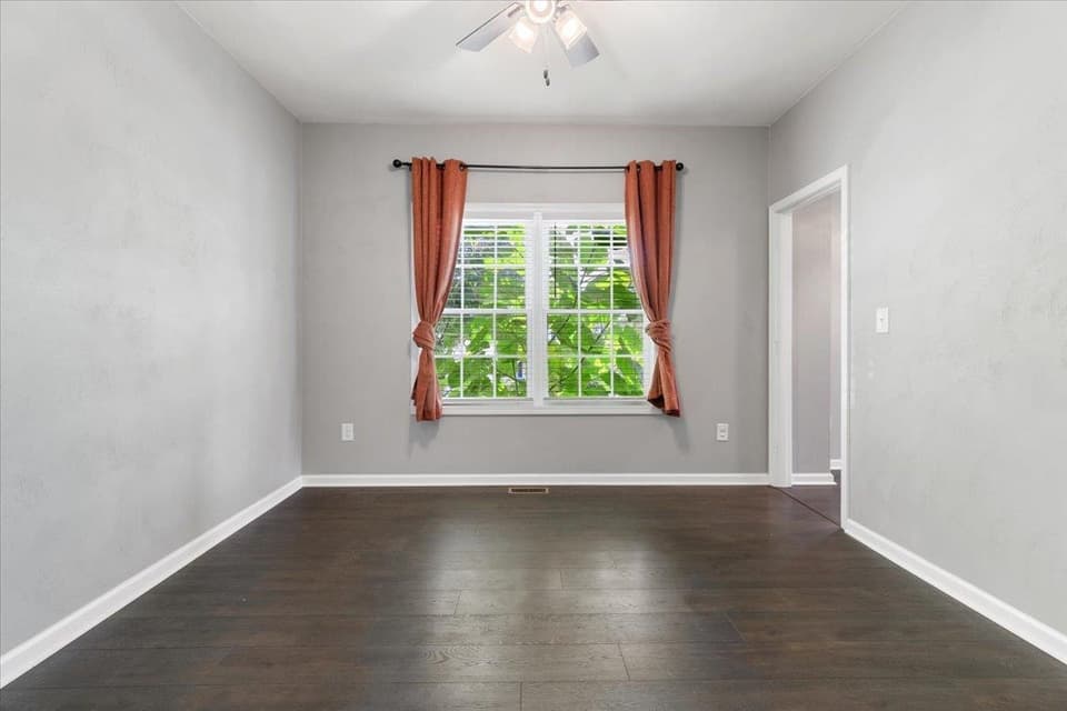 954 Brooklyn Avenue, photo 22 of 40
