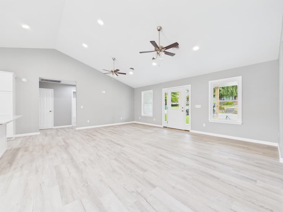 360 Church Street, photo 9 of 40