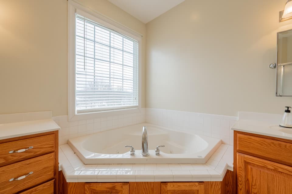 1125 Falcon Run, photo 39 of 40