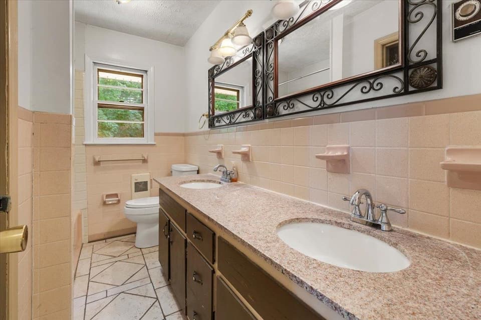110 Rosehill Drive, photo 23 of 40