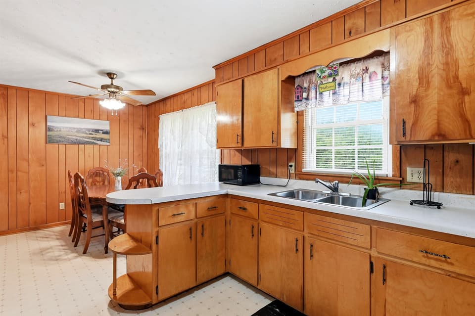 2614 Childress Road, photo 10 of 31