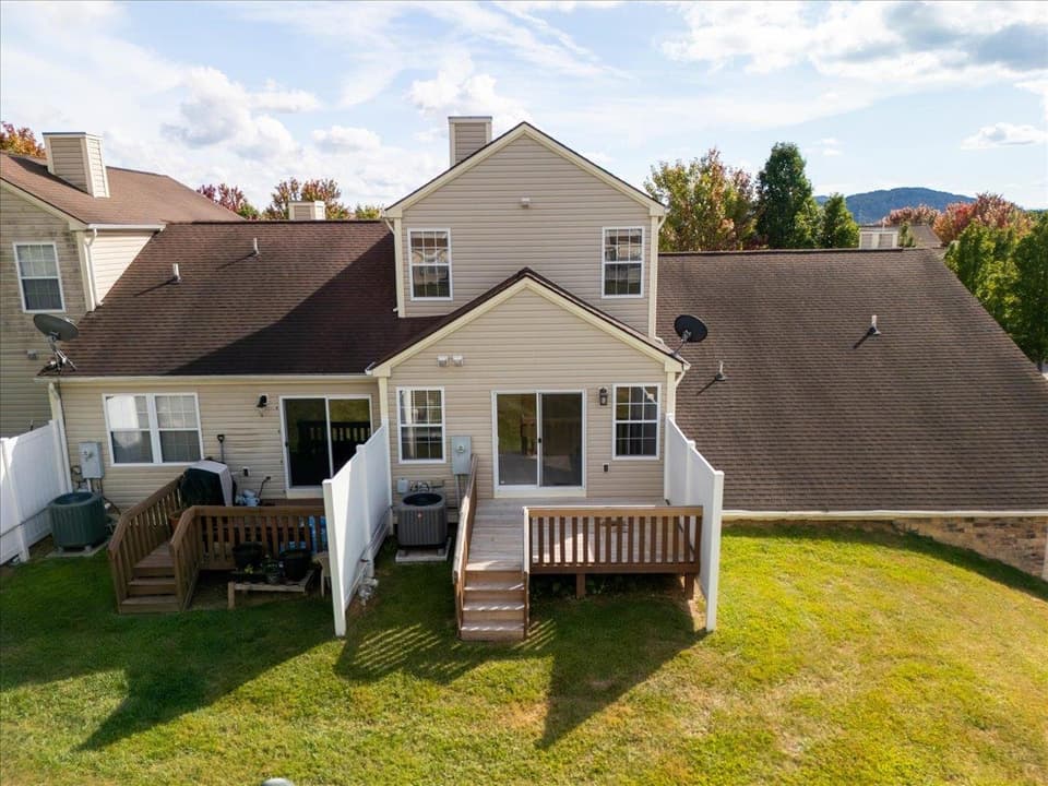 115 Kitty Lane, photo 3 of 32