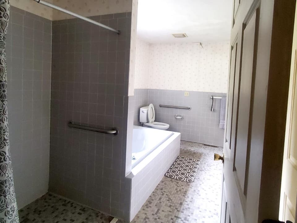 495 Simmons Road, photo 16 of 18