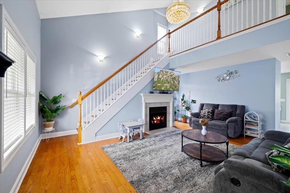 705 Oak Tree Boulevard NW, photo 2 of 31