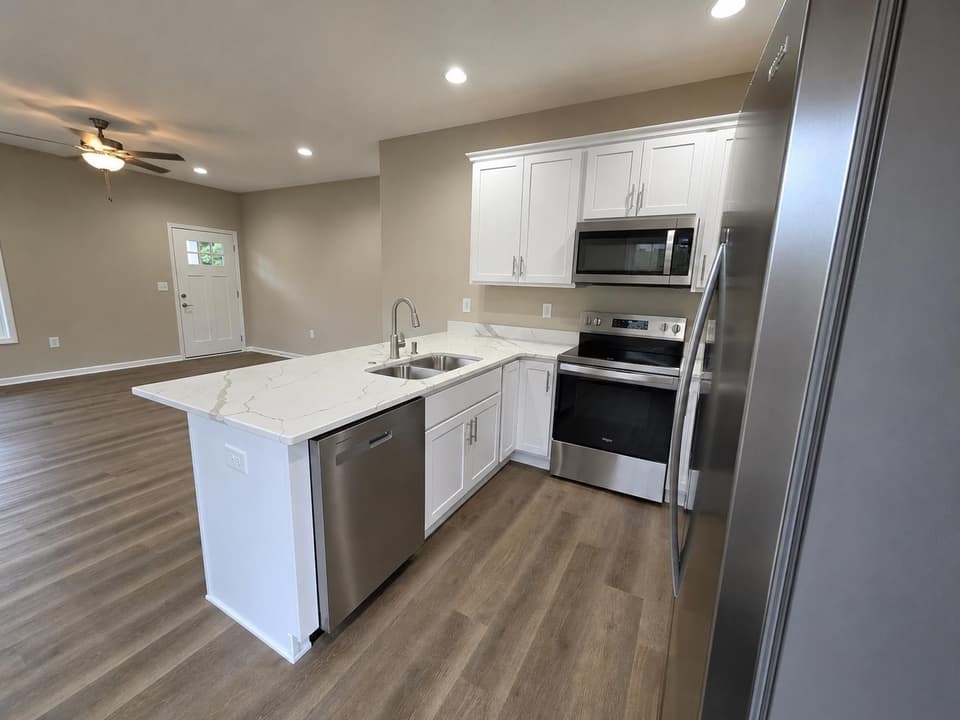 1155 Plum Street, photo 20 of 34
