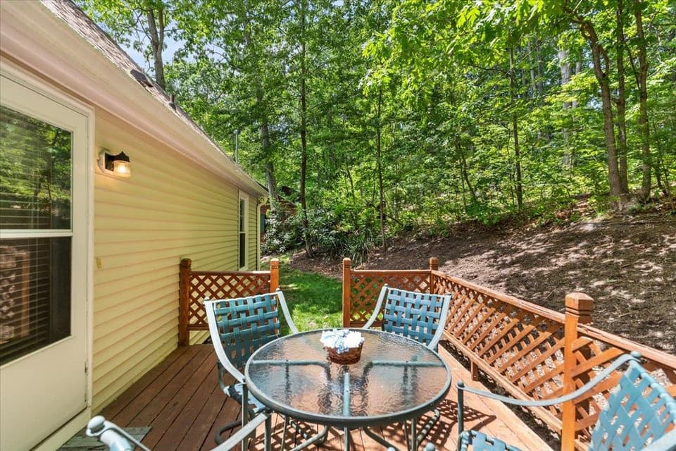 1290 Sherwood Drive, photo 34 of 40
