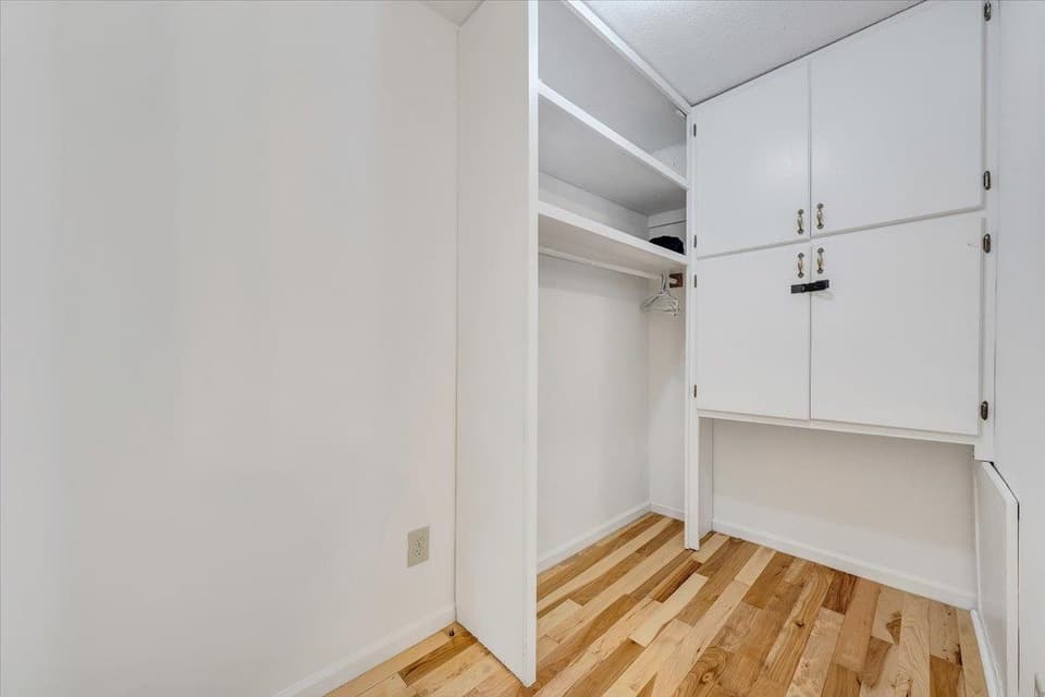 340 Montgomery Street, photo 11 of 32