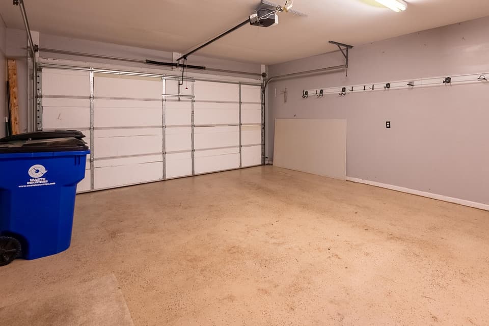 1095 Red Leaf Court, photo 25 of 40