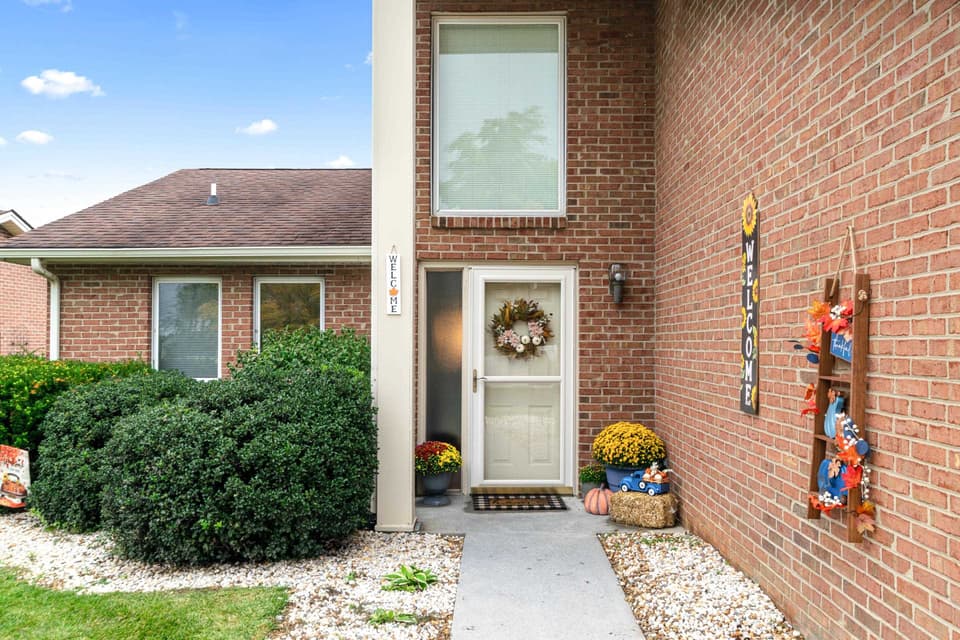 80 Patricia Lane, photo 4 of 40