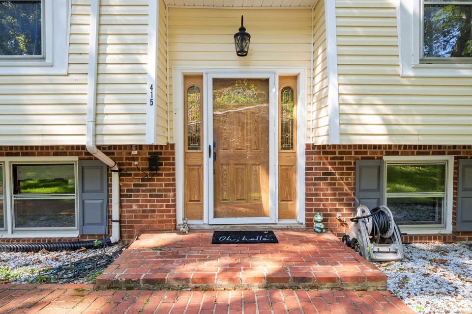 415 Tomahawk Drive, photo 6 of 40