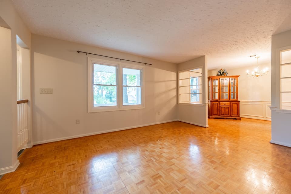 1245 Chestnut Drive, photo 8 of 40