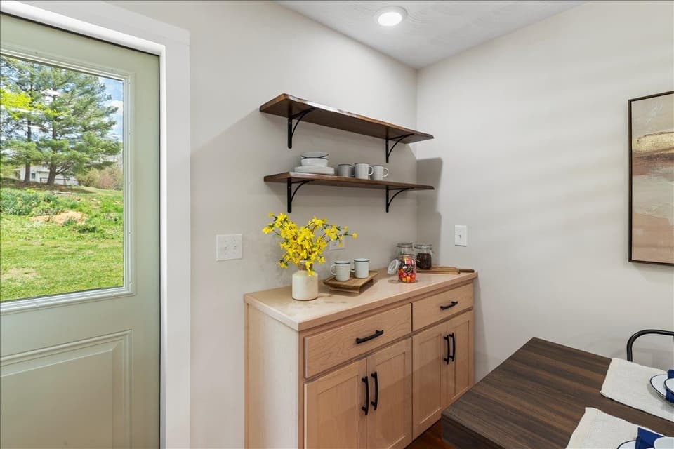 490 Sunnyside Lane NE, photo 16 of 39