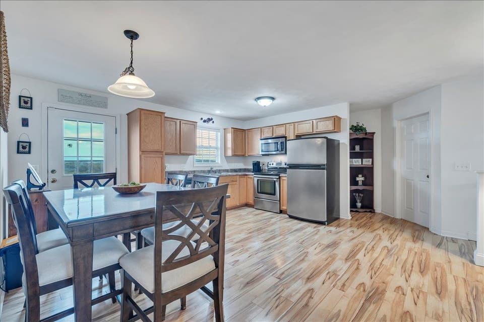 445 Chelsea Loop, photo 17 of 40