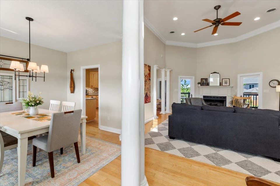 2120 Knoll Crest Drive, photo 9 of 40