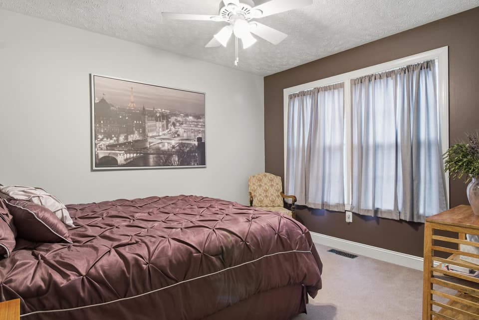 585 Silver Leaf Drive, photo 23 of 39