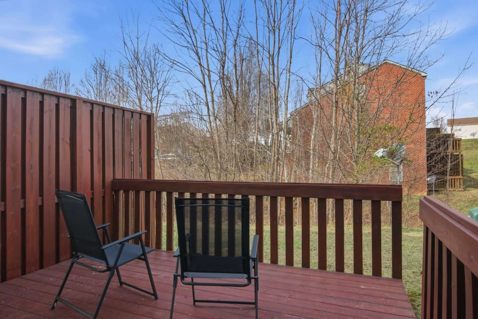 565 Oaktree Boulevard, photo 29 of 31