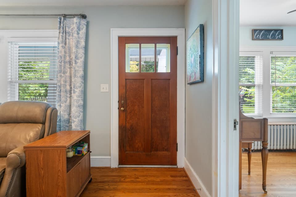 715 Church Street, photo 4 of 40