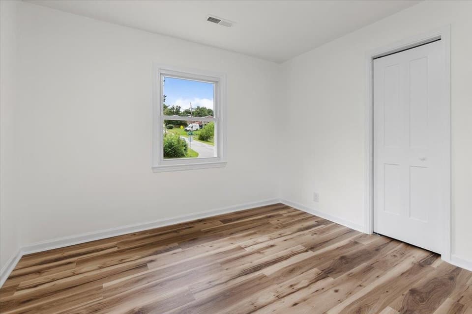409 Third Street SW, photo 19 of 30